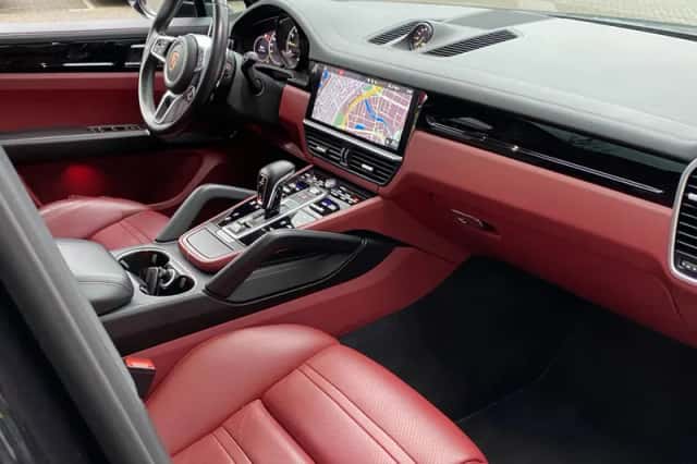 Porsche Cayenne (2019) thumbnail 24