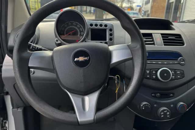 Chevrolet Spark (2010) thumbnail 15