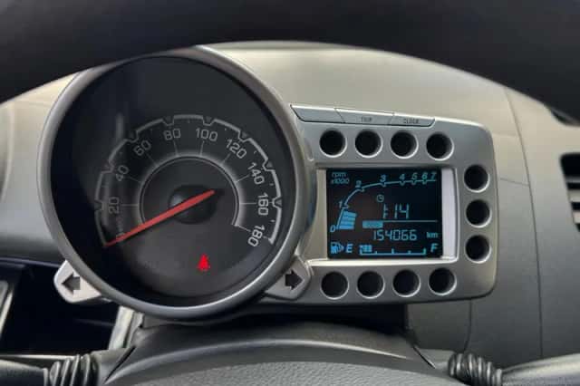 Chevrolet Spark (2010) thumbnail 21