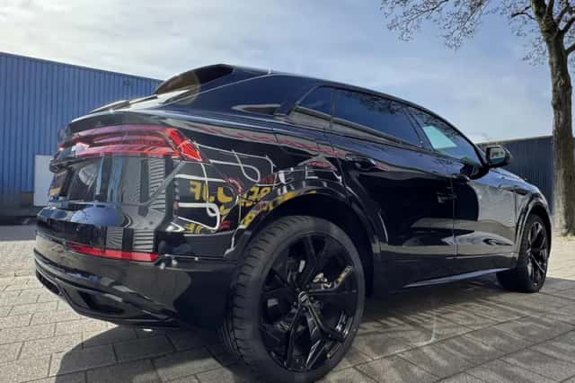 Audi Q8 (2023) thumbnail 4