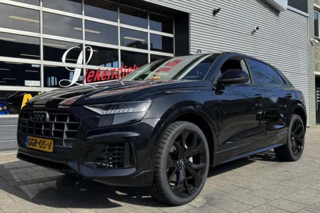 Audi Q8 (2023) thumbnail 6
