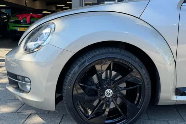 Volkswagen Beetle (2016) thumbnail 14