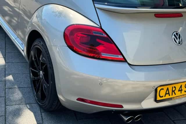 Volkswagen Beetle (2016) thumbnail 17