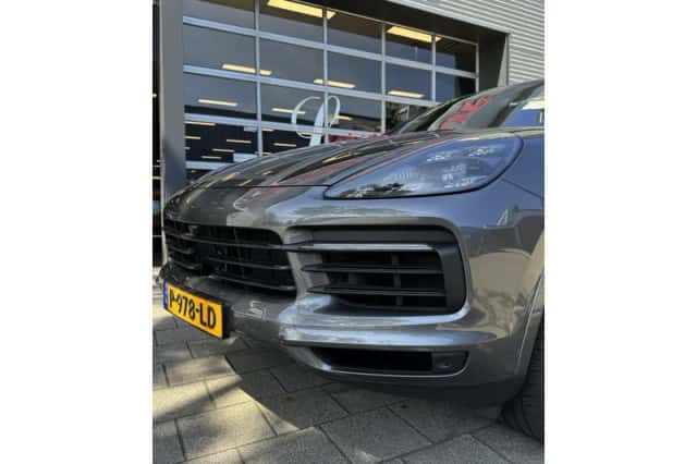 Porsche Cayenne (2020) thumbnail 17
