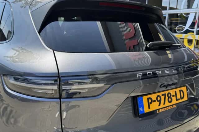 Porsche Cayenne (2020) thumbnail 25