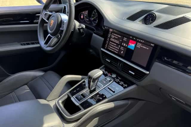 Porsche Cayenne (2020) thumbnail 32