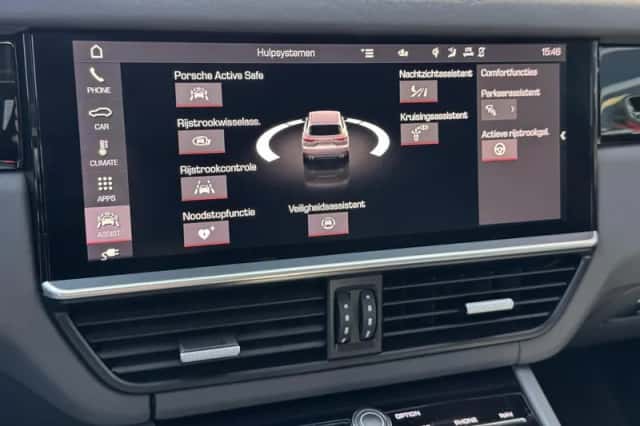 Porsche Cayenne (2020) thumbnail 33
