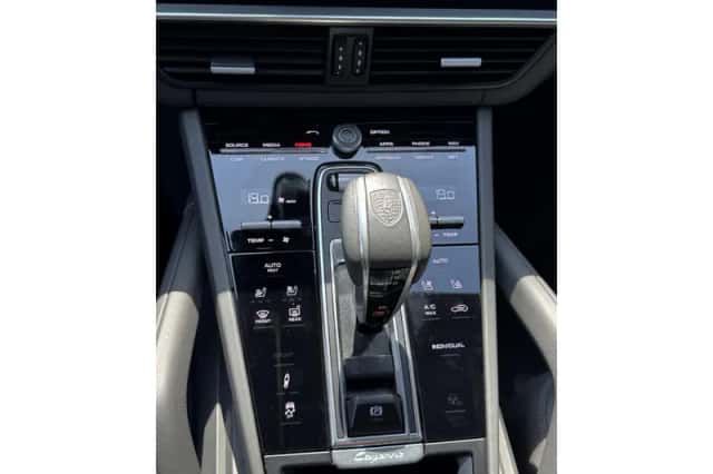 Porsche Cayenne (2020) thumbnail 37
