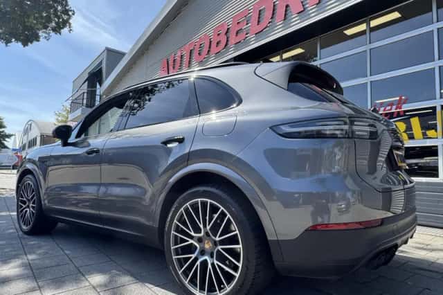 Porsche Cayenne (2020) thumbnail 9
