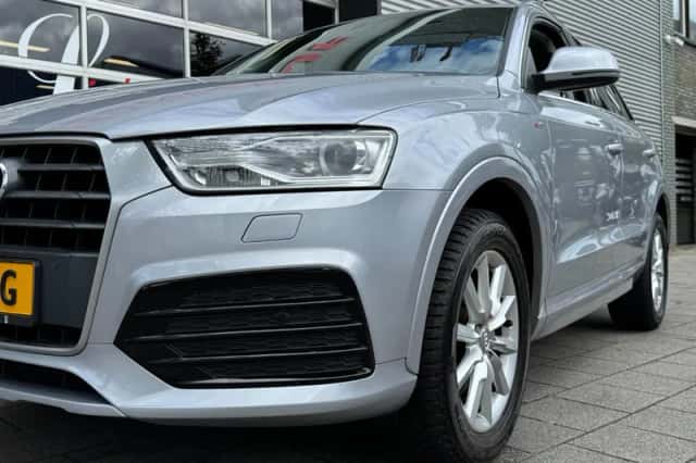 Audi Q3 (2017) thumbnail 12