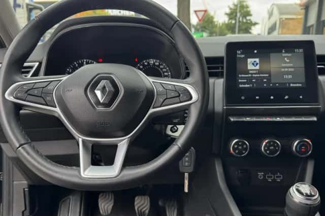 Renault Clio (2021) thumbnail 25