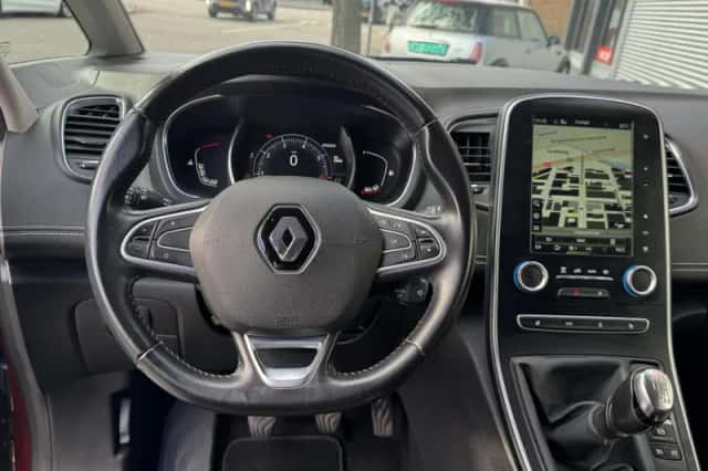 Renault Scénic (2017) thumbnail 36
