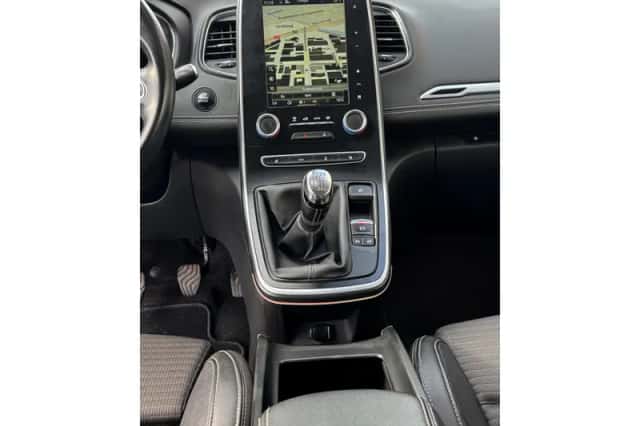 Renault Scénic (2017) thumbnail 37