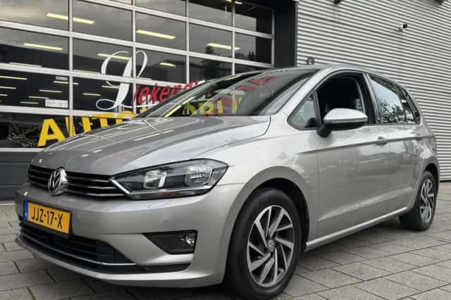Volkswagen Golf (2017) thumbnail 1