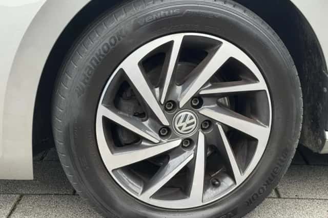 Volkswagen Golf (2017) thumbnail 17