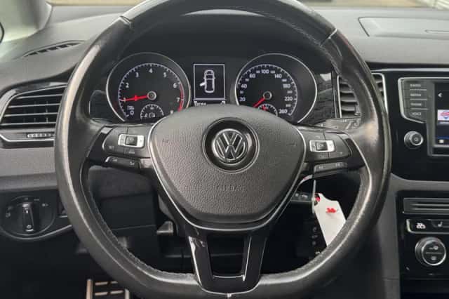 Volkswagen Golf (2017) thumbnail 35
