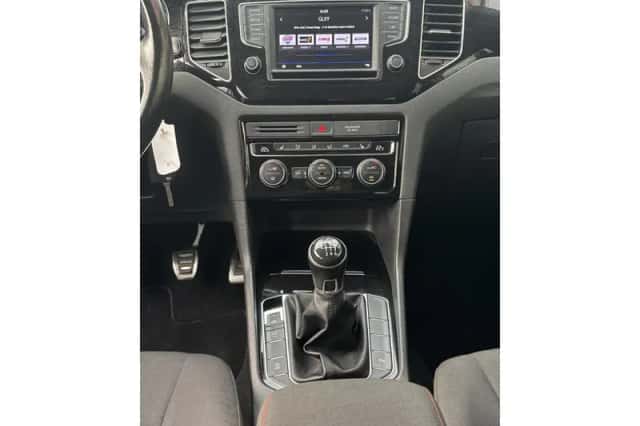 Volkswagen Golf (2017) thumbnail 38
