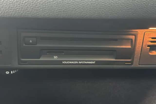 Volkswagen Golf (2017) thumbnail 44