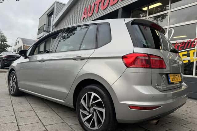 Volkswagen Golf (2017) thumbnail 7