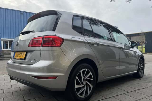 Volkswagen Golf (2017) thumbnail 9