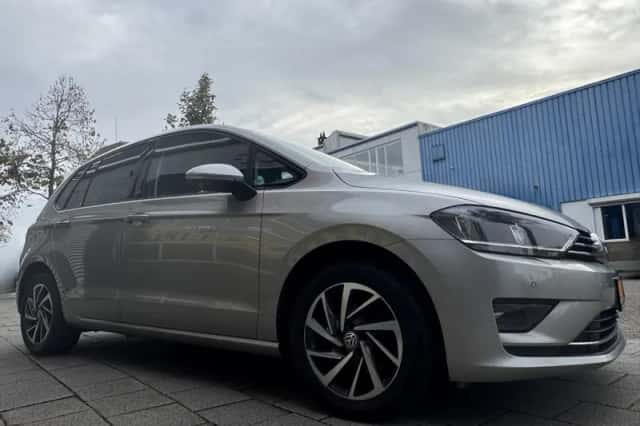 Volkswagen Golf (2017) thumbnail 10