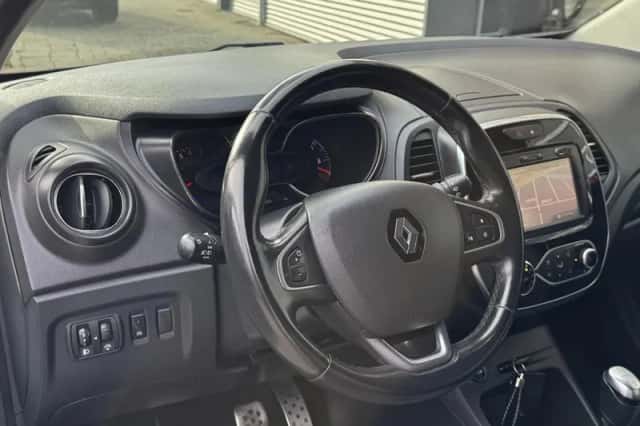Renault Captur (2018) thumbnail 24