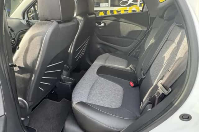 Renault Captur (2018) thumbnail 26