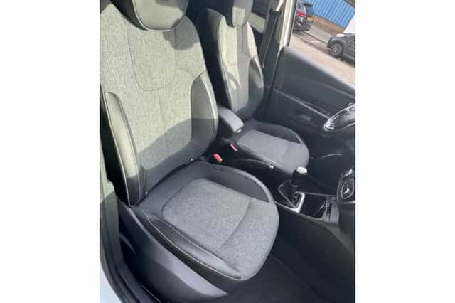 Renault Captur (2018) thumbnail 28