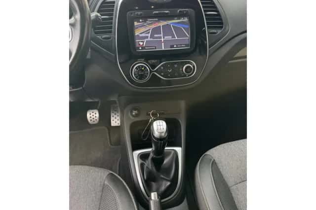 Renault Captur (2018) thumbnail 31