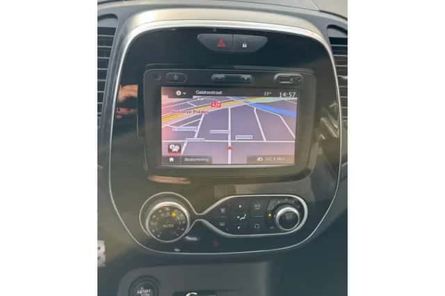 Renault Captur (2018) thumbnail 32