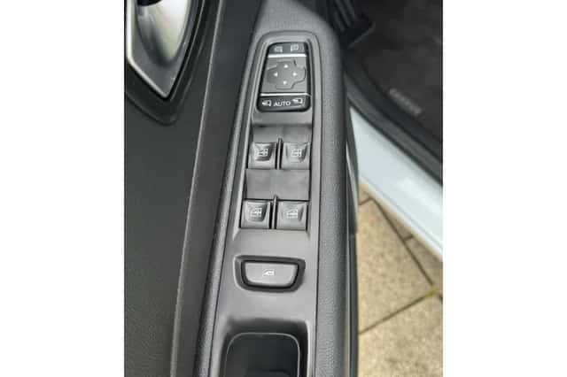 Renault Captur (2018) thumbnail 37