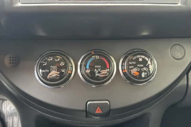 Nissan Note (2010) thumbnail 33