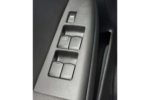 Nissan Note (2010) thumbnail 36