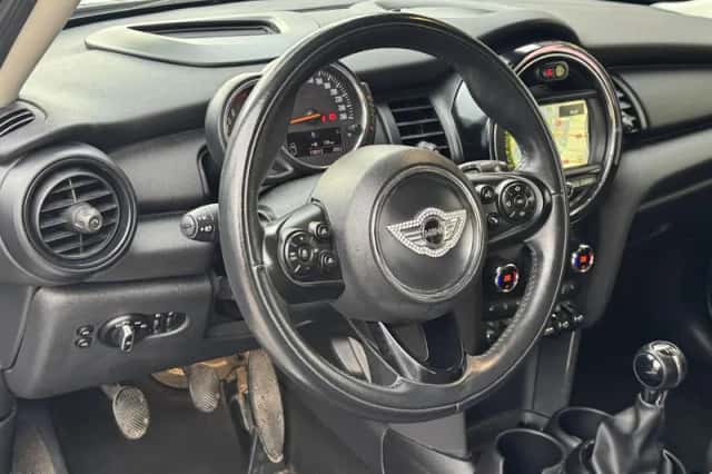 MINI Mini (2017) thumbnail 2