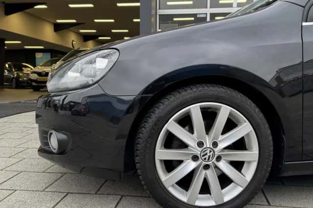 Volkswagen Golf (2011) thumbnail 25