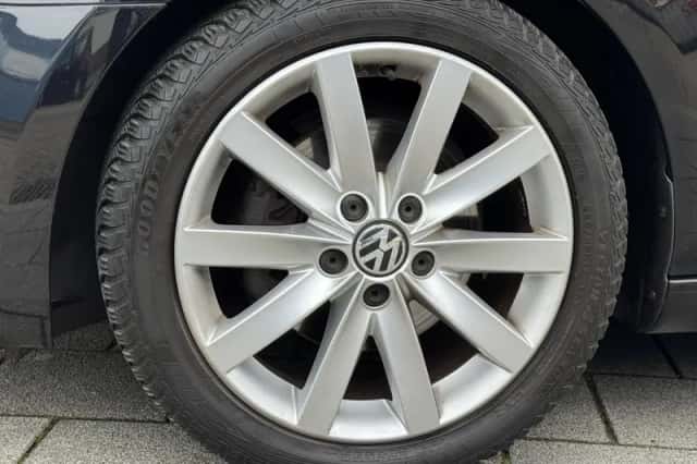 Volkswagen Golf (2011) thumbnail 26