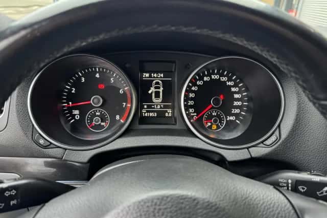 Volkswagen Golf (2011) thumbnail 4