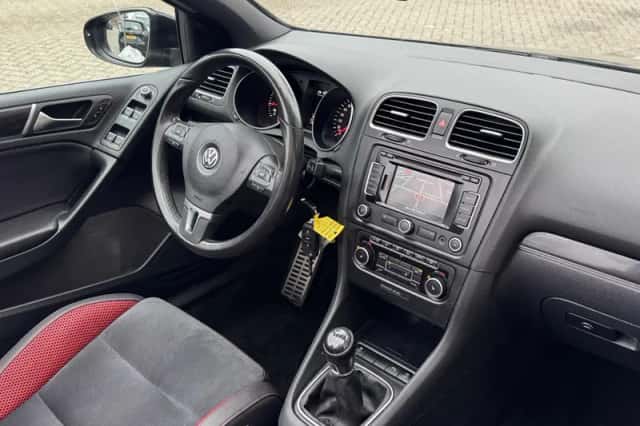 Volkswagen Golf (2011) thumbnail 38