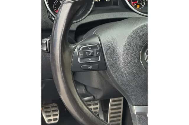 Volkswagen Golf (2011) thumbnail 41