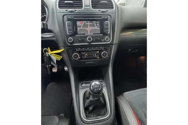 Volkswagen Golf (2011) thumbnail 43