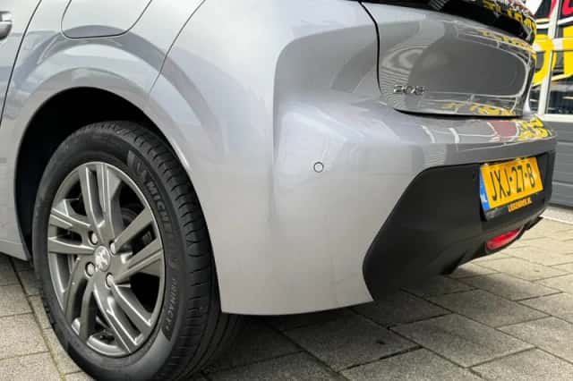 Peugeot 208 (2021) thumbnail 20