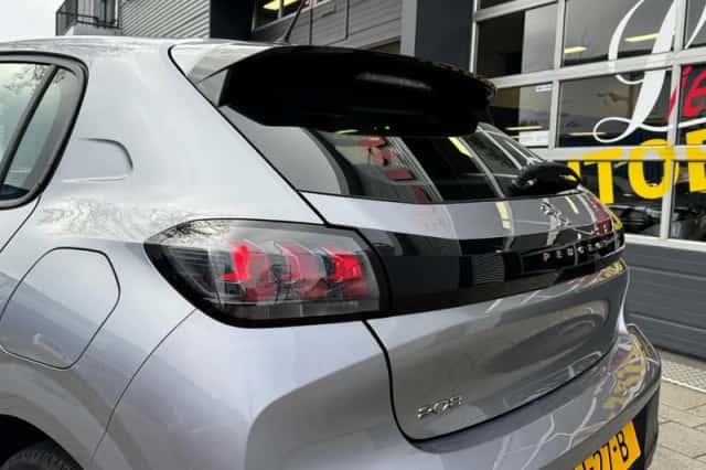 Peugeot 208 (2021) thumbnail 21