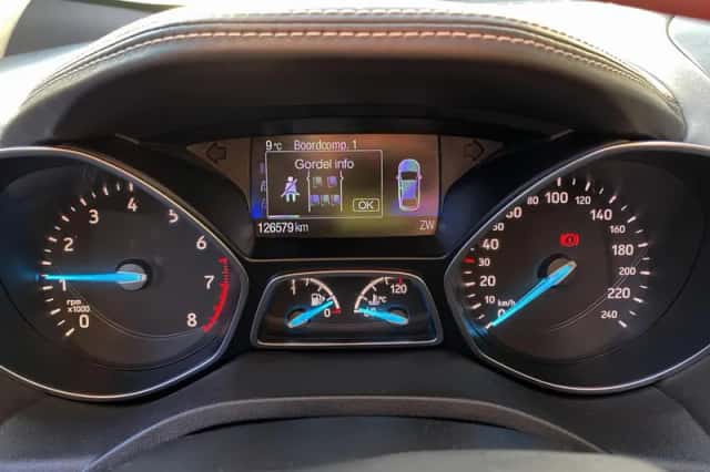 Ford Kuga (2019) thumbnail 3