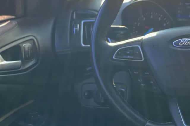 Ford Kuga (2019) thumbnail 31