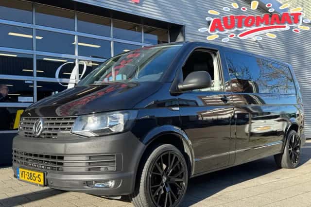 Volkswagen Transporter (2016) thumbnail 1