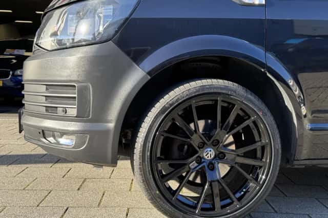 Volkswagen Transporter (2016) thumbnail 16