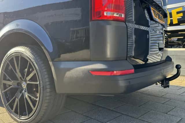 Volkswagen Transporter (2016) thumbnail 20