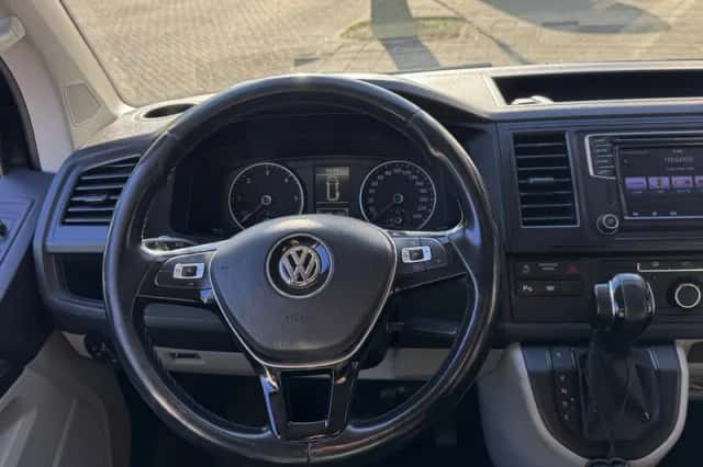 Volkswagen Transporter (2016) thumbnail 28
