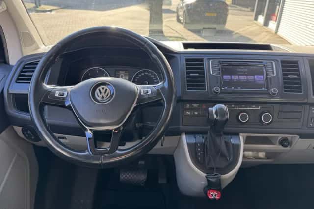 Volkswagen Transporter (2016) thumbnail 30