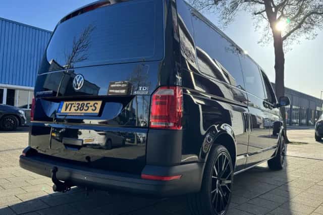 Volkswagen Transporter (2016) thumbnail 9